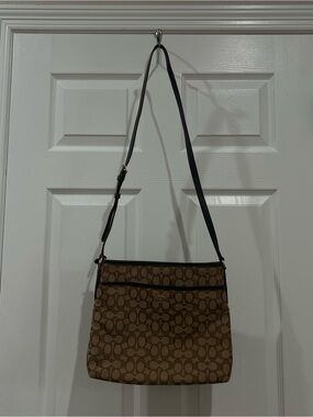 COACH Signature C Crossbody Bag